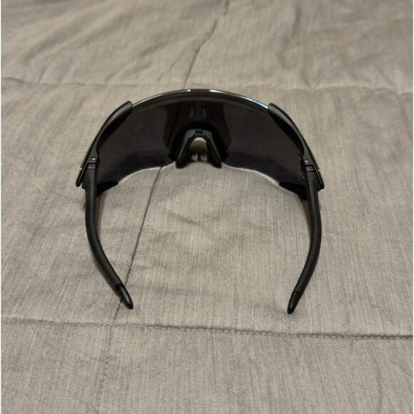 Oakley Velo Kato Men’s Sunglasses Matte Black Frame / PRIZM Blue / Green Lens - Picture 5 of 5